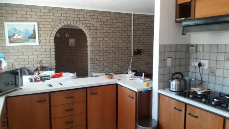 4 Bedroom Property for Sale in Middedorp Western Cape